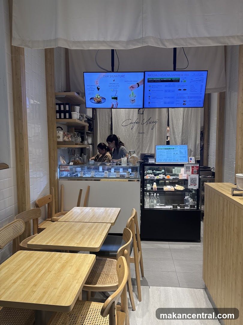 Cafe Usaj Tokyo Interior