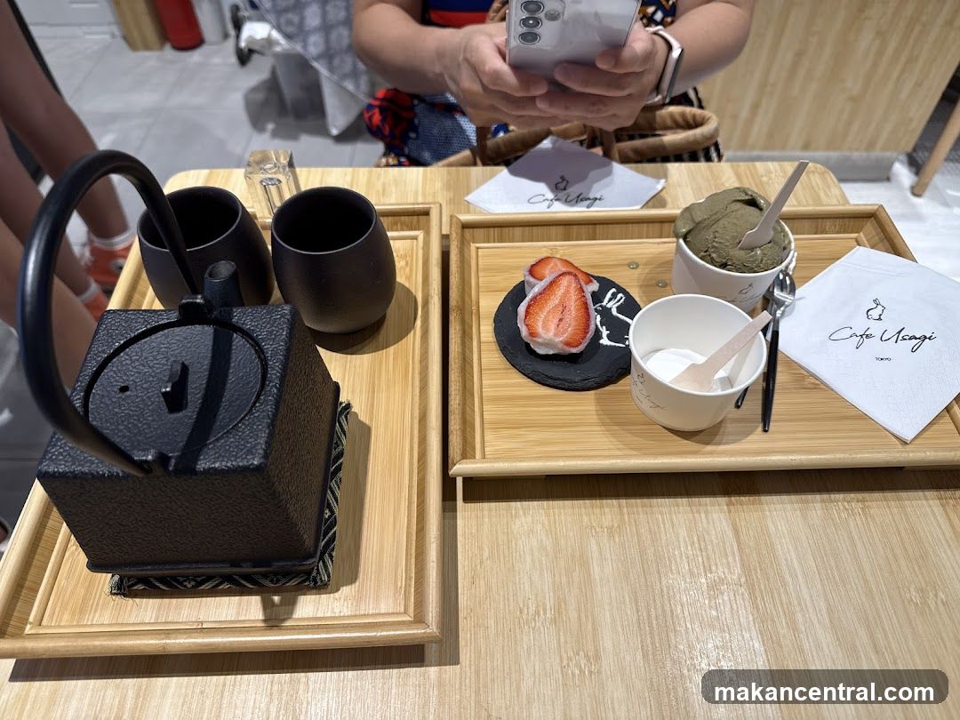 Cafe Usagi Interior Setup