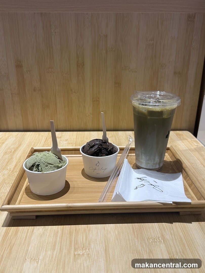 Cafe Uragi Interior Display