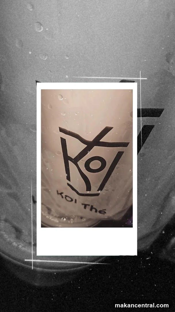 Koi Thé branded cup