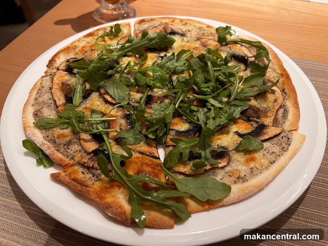 Pizza with Arugula and Mushrooms