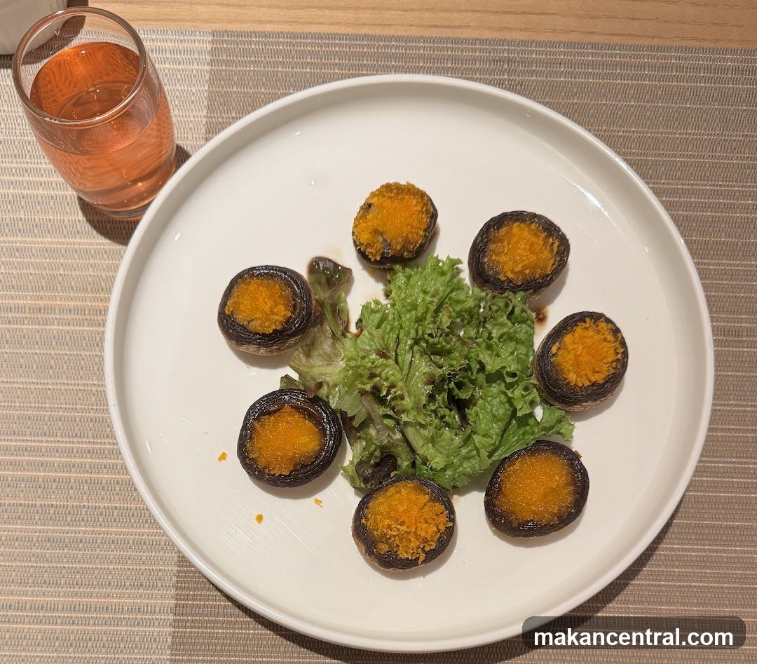 Dinner Plate with Mushrooms and Lettuce
