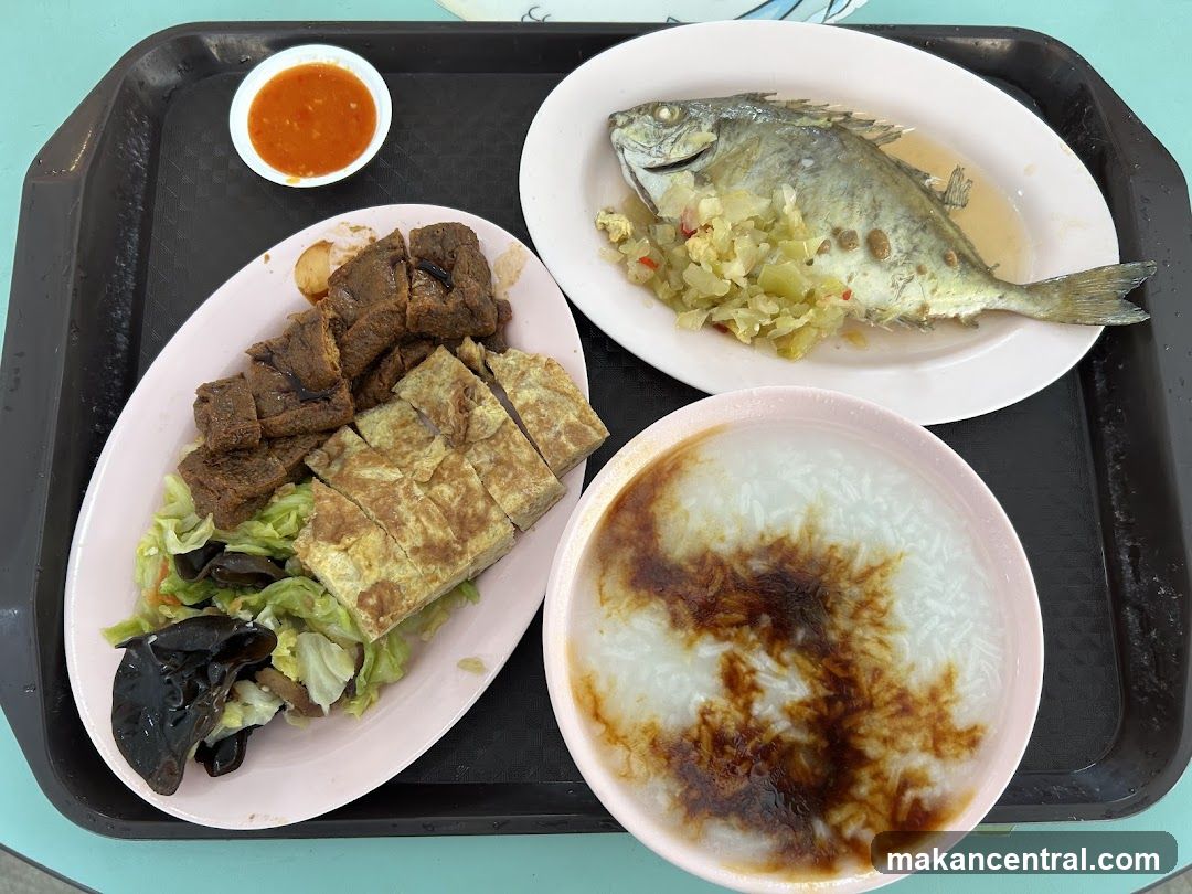 Food Tray at Dining Counter