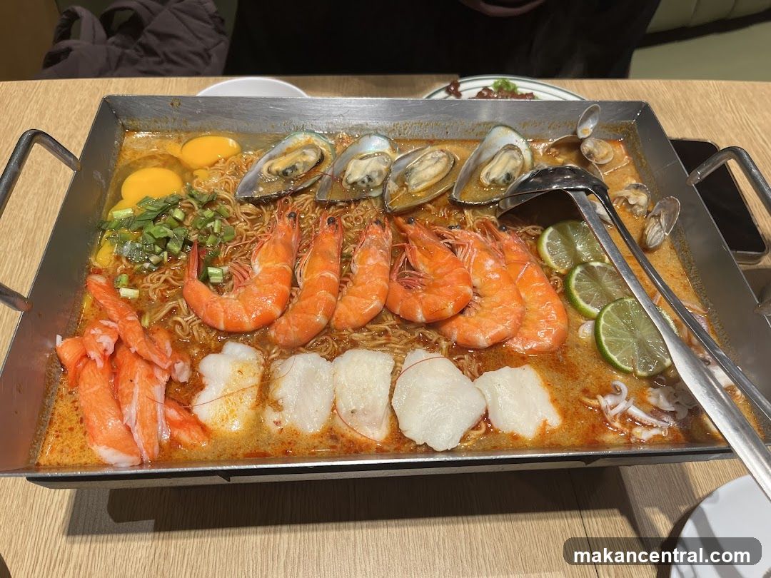 Seafood Noodle Plate