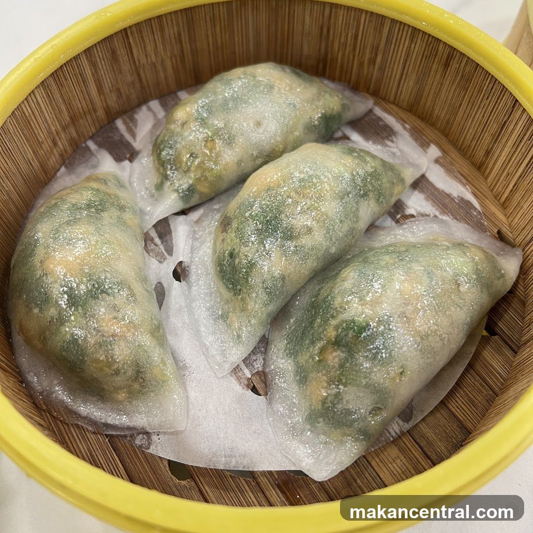 Steamed Dumplings in Bamboo Steamer