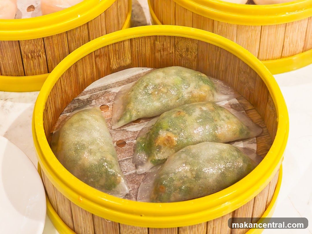 Steamed Dumplings in Bamboo Steamer