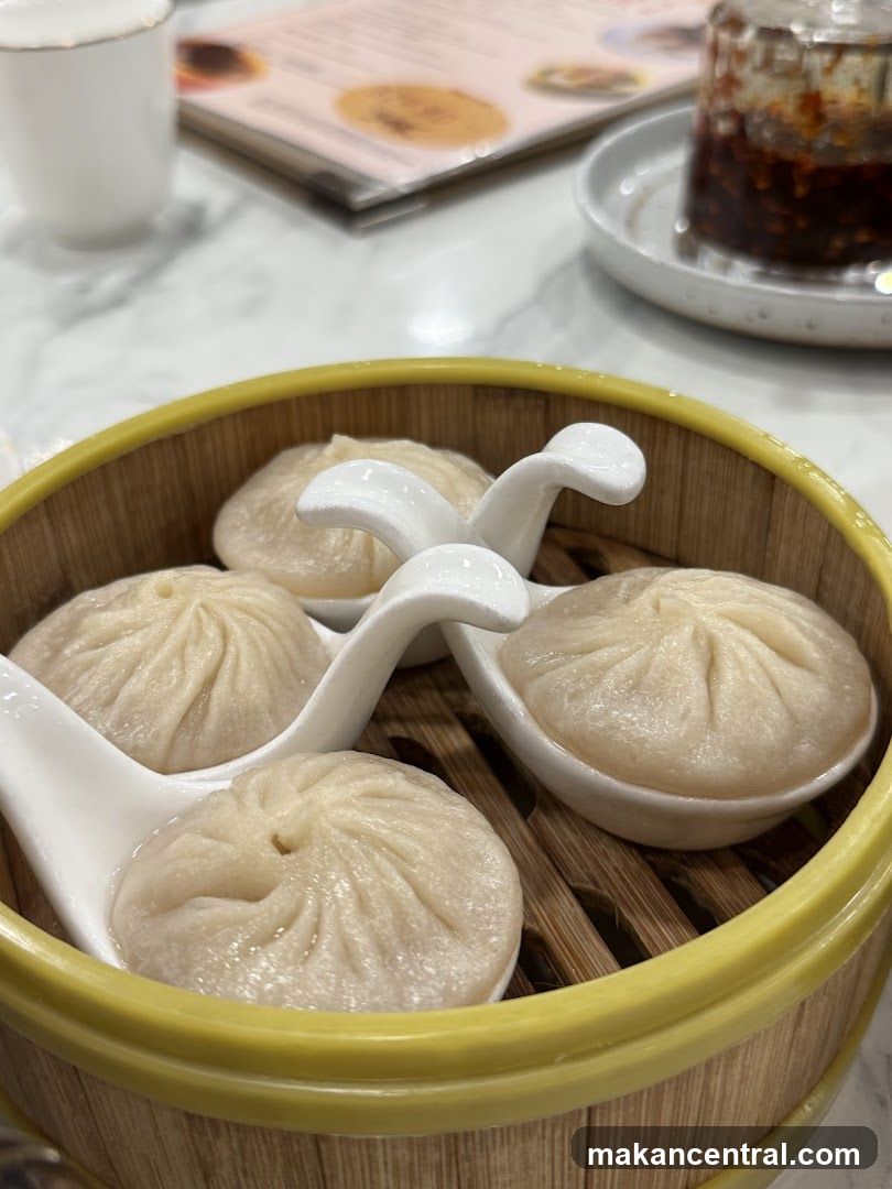 Dumplings in Bamboo Steamer
