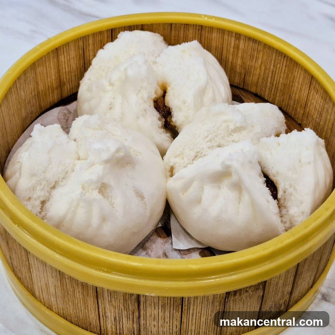 Steamed Dumplings in Bamboo Steamer