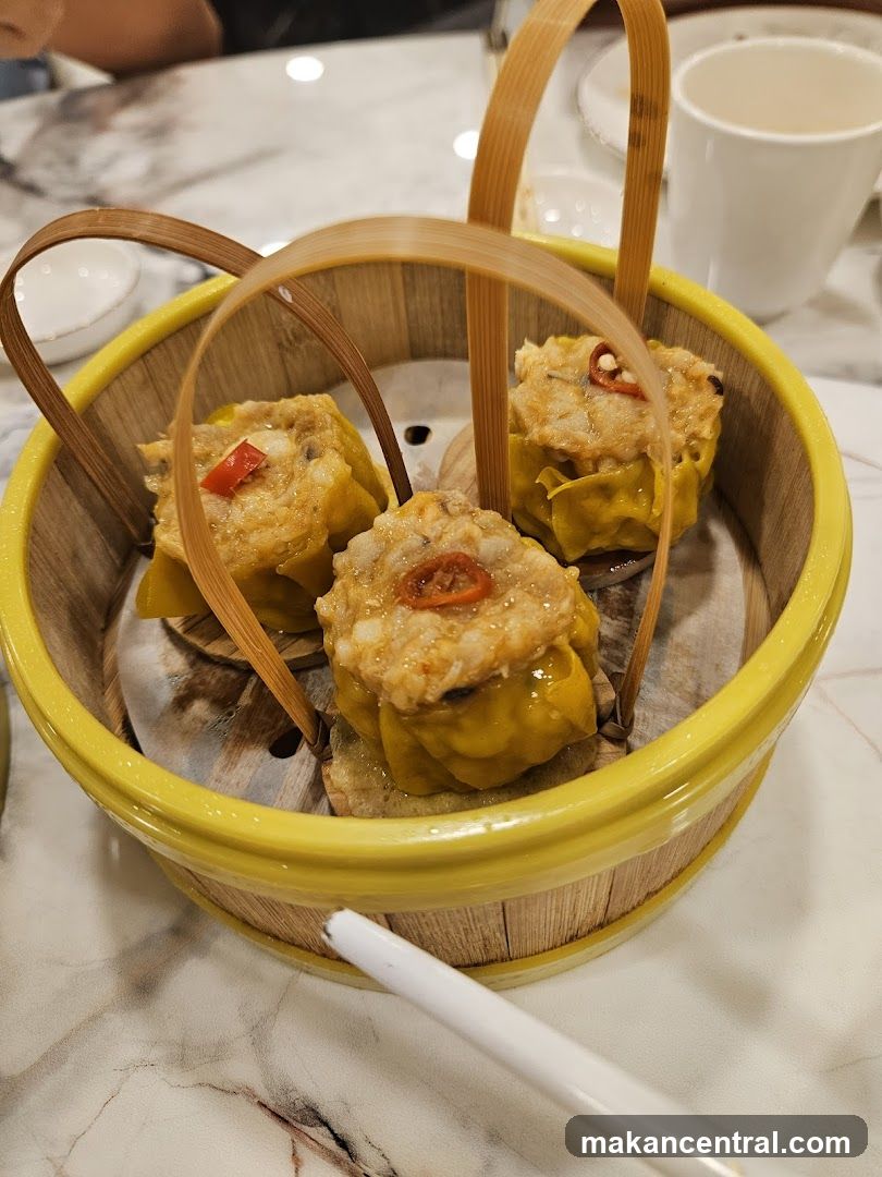 Dumplings in bamboo steamer