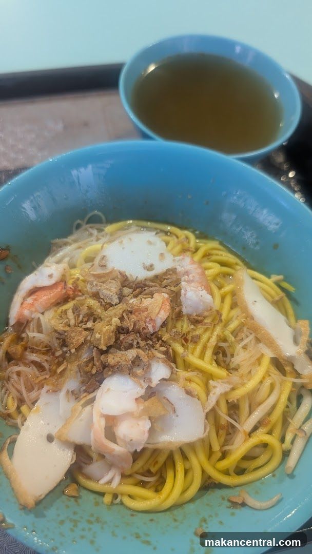 Noodles with Seafood and Soup