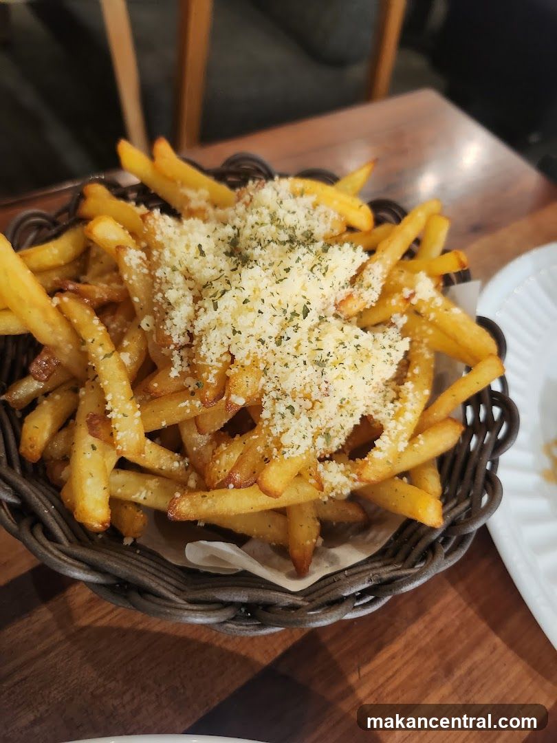 Fries in basket