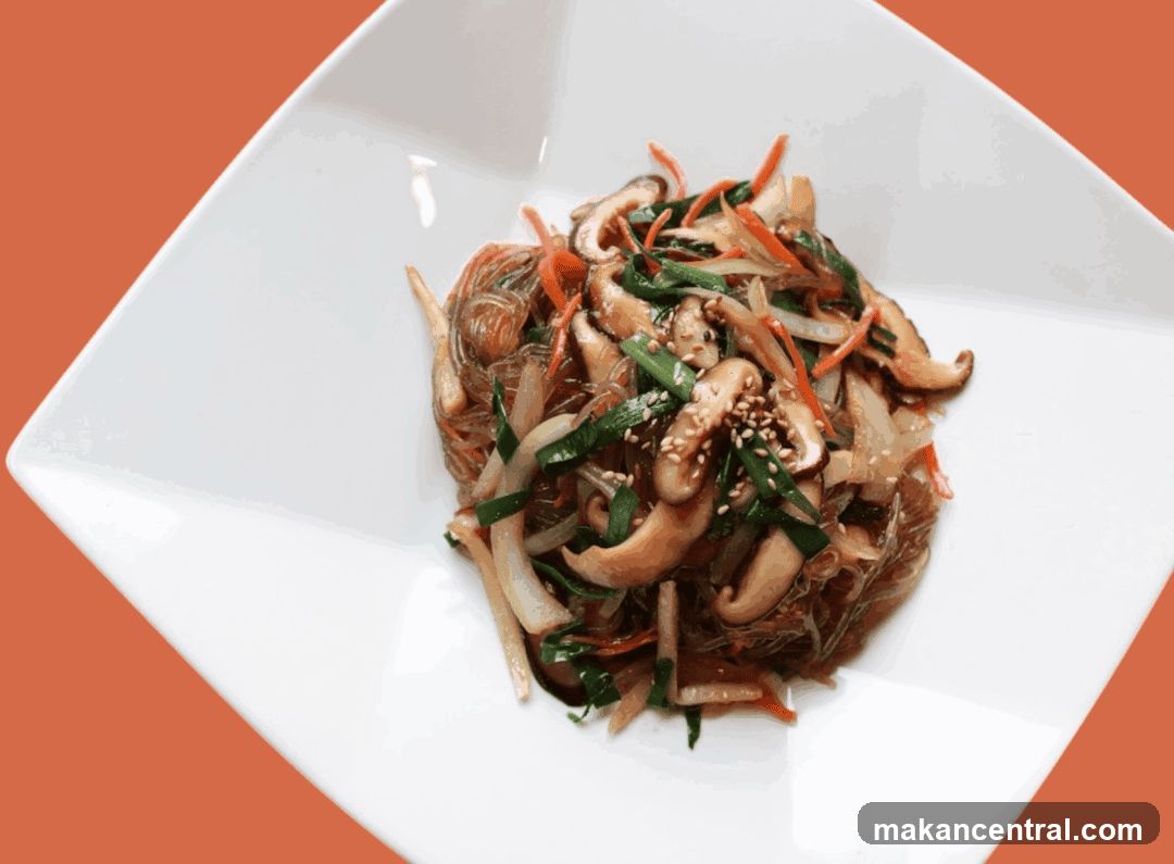 Stir-fried noodles with vegetables