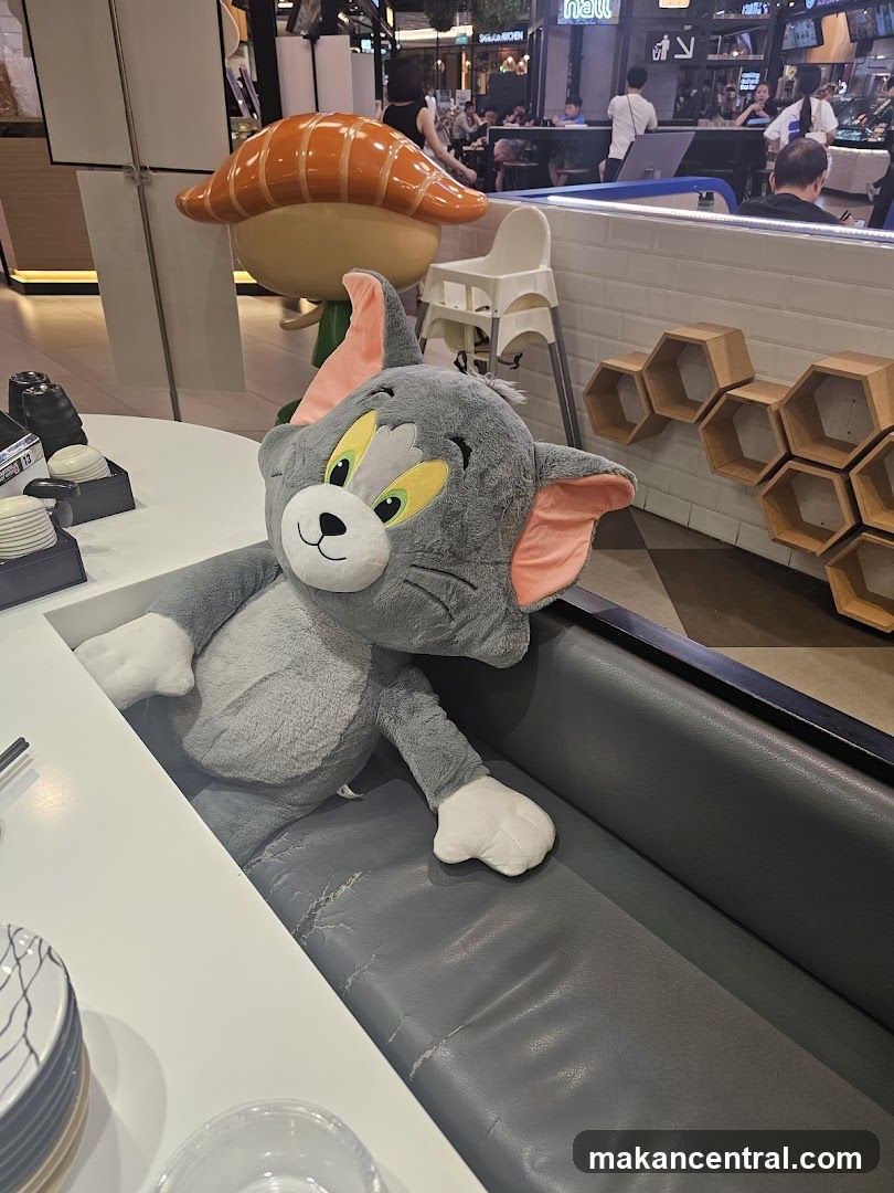 Tom & Jerry themed interior