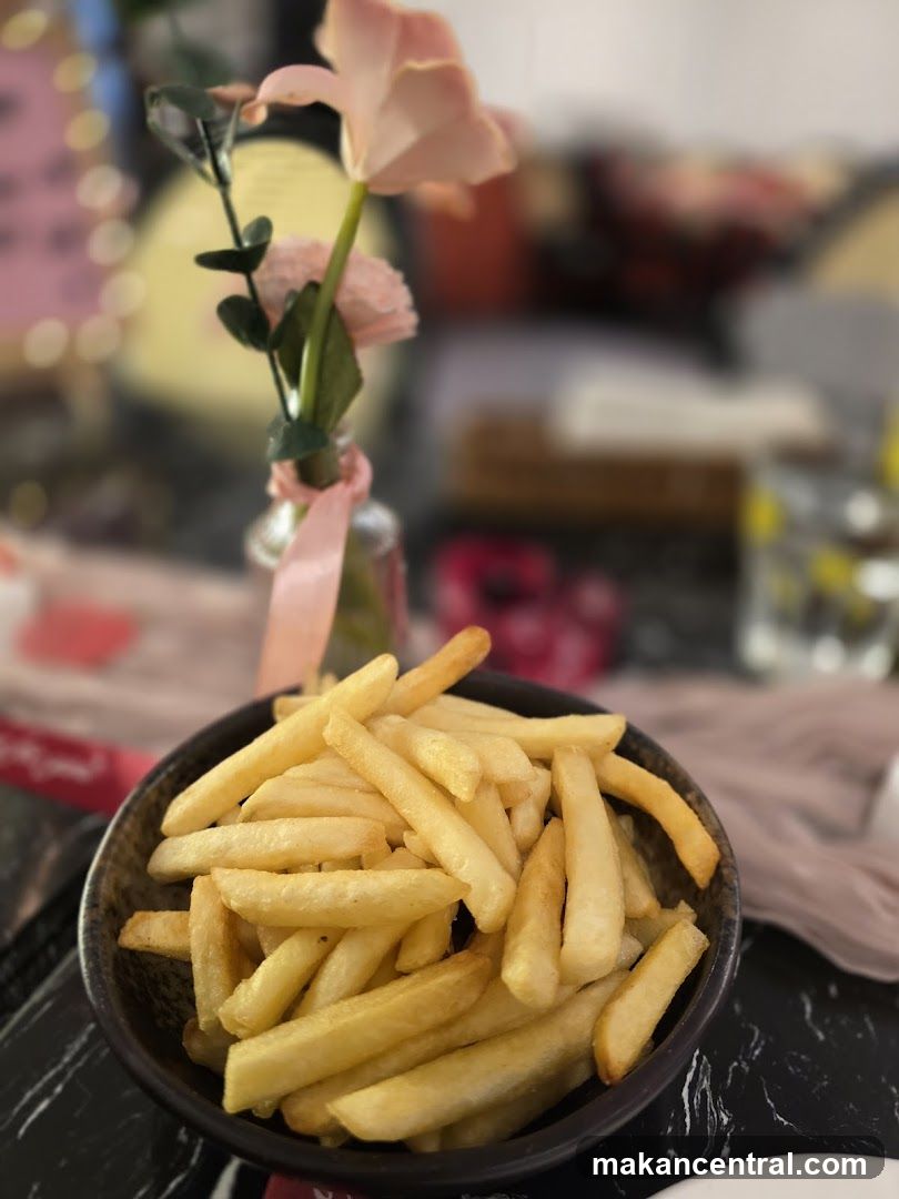 Fries with floral decor