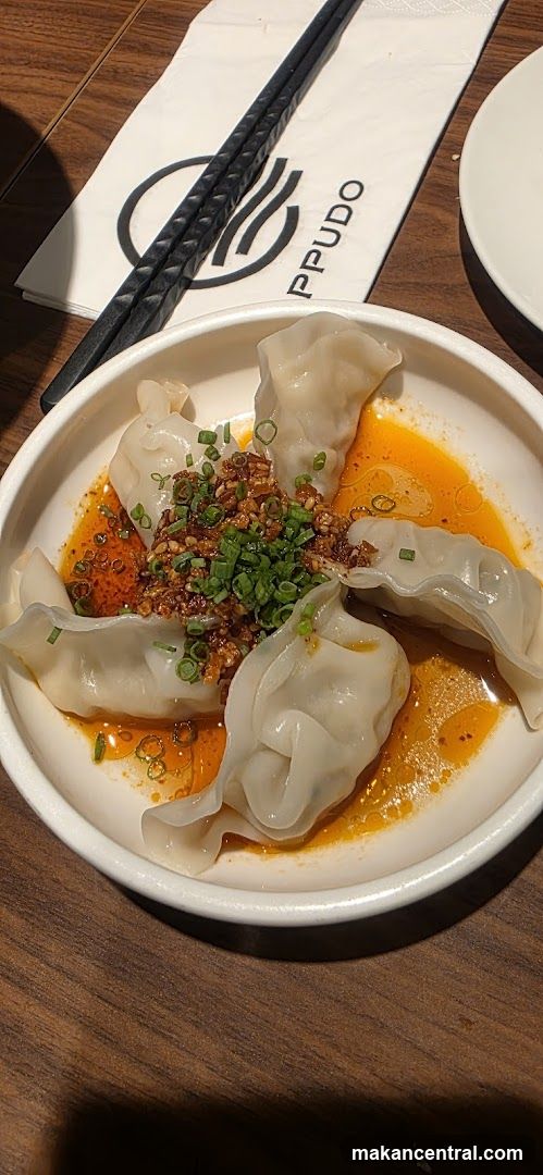 Dumplings with Spicy Sauce