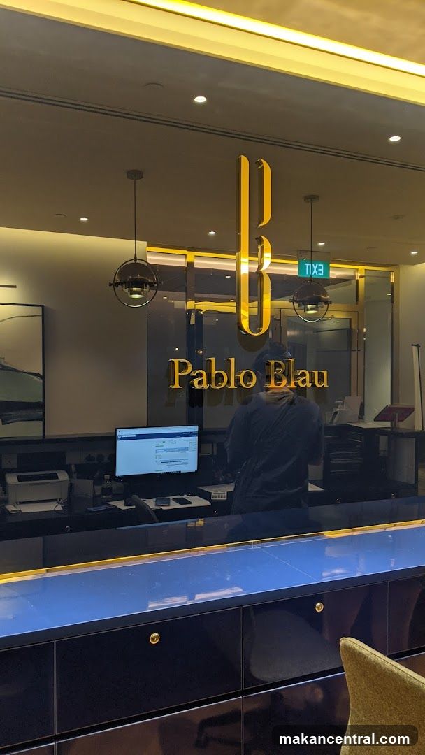Pablo Blau Interior