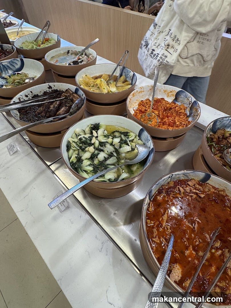 Restaurant buffet display