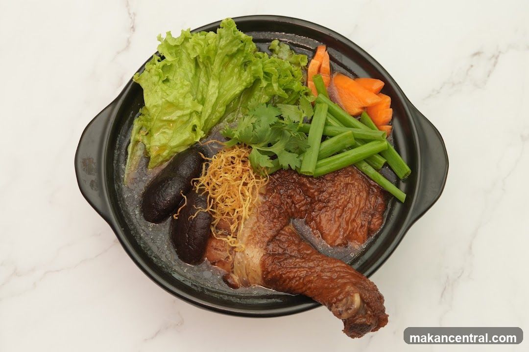Food dish in black pot
