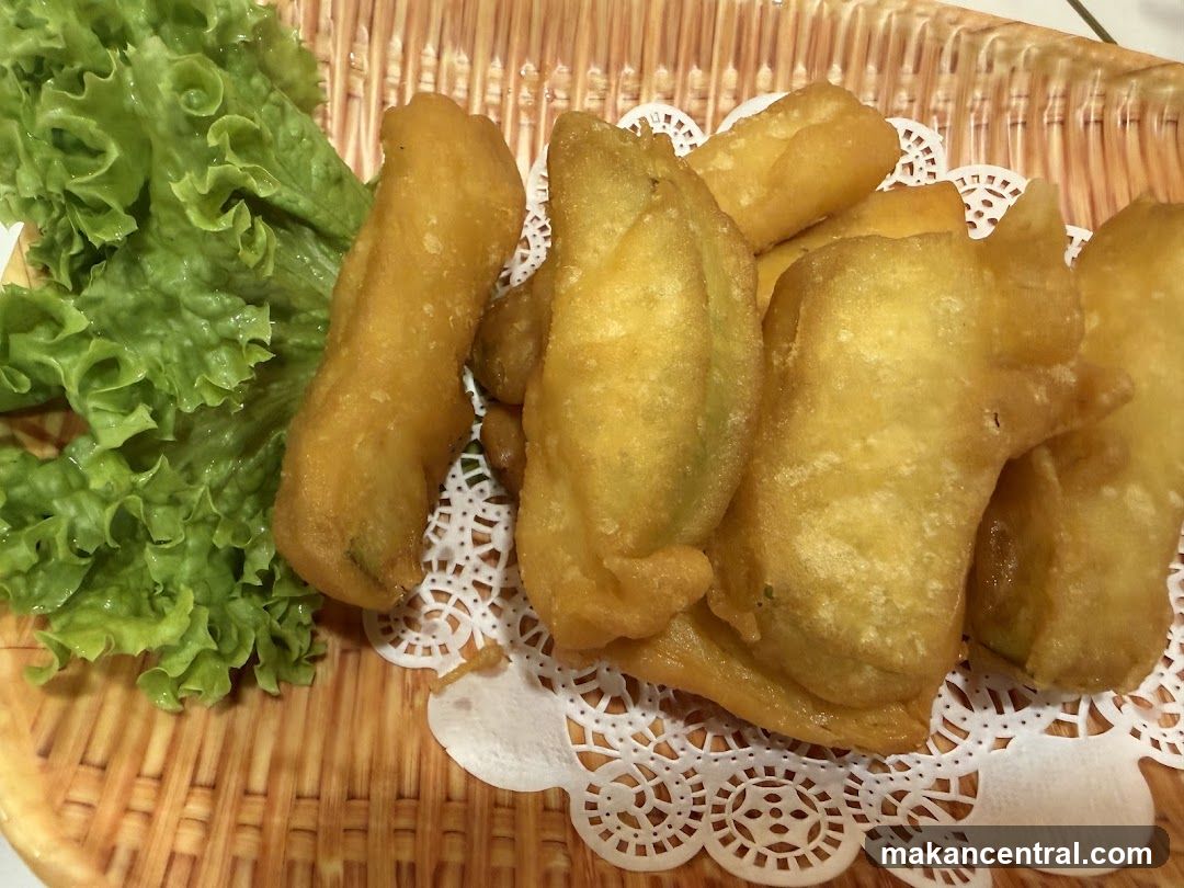 Fried Food with Lettuce