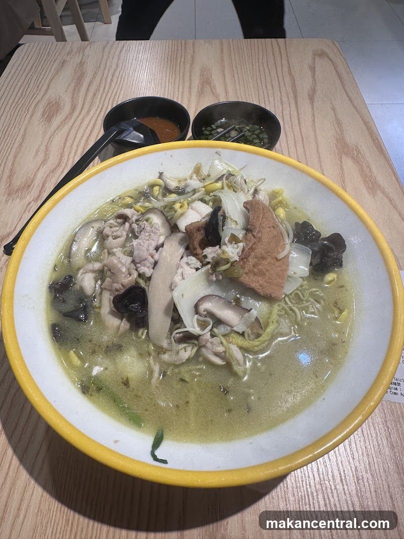 Lunch bowl on wooden table