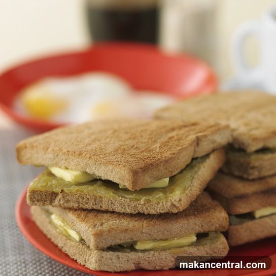 Toasted Sandwiches with Butter and Egg