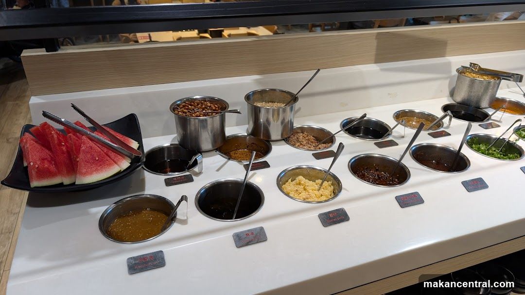Restaurant buffet station