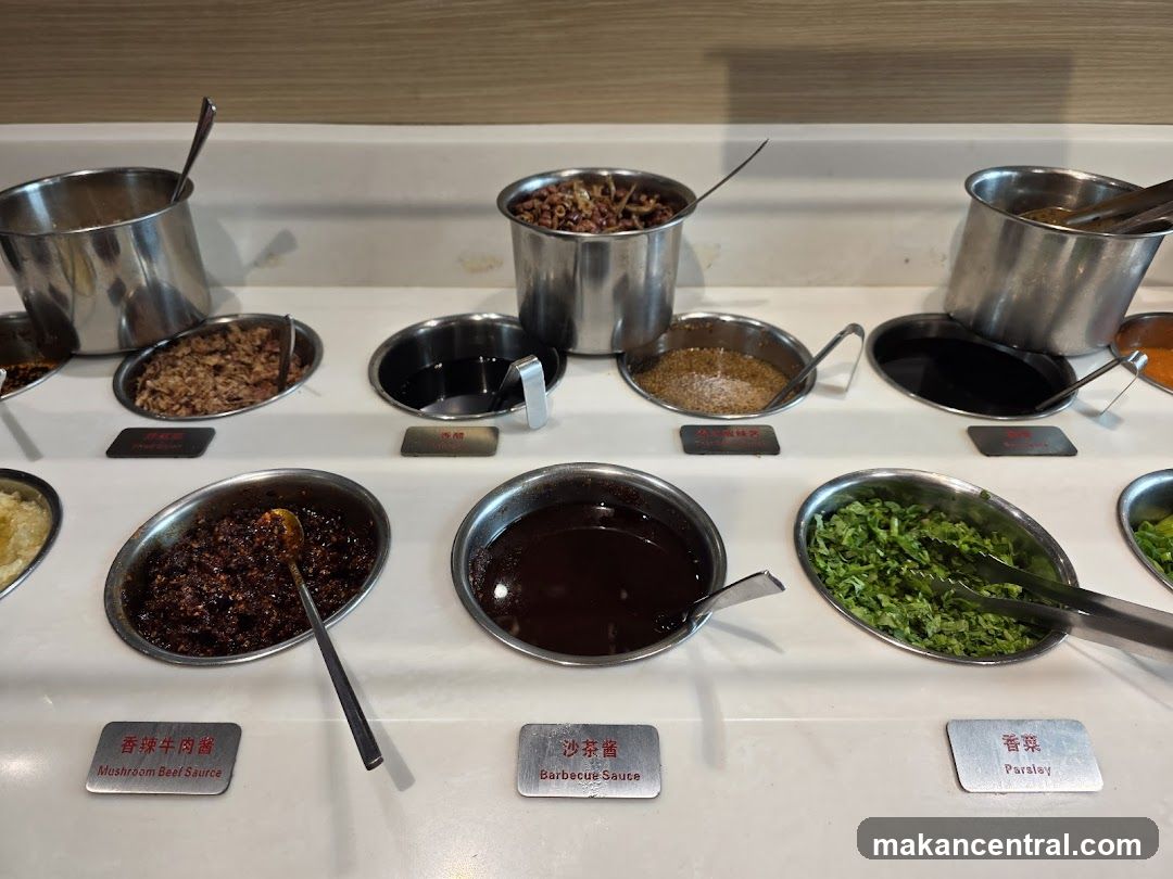 Food condiment station