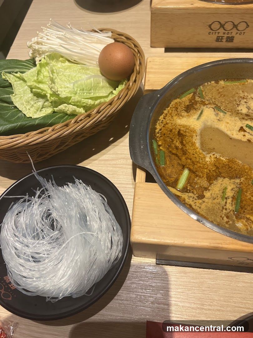 Hot Pot Dining Setup