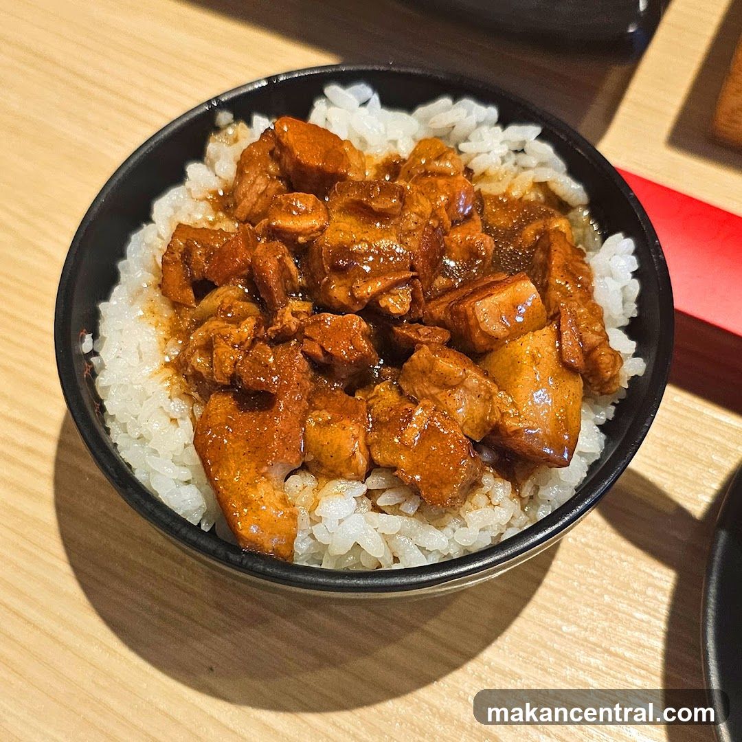 Rice bowl with braised meat