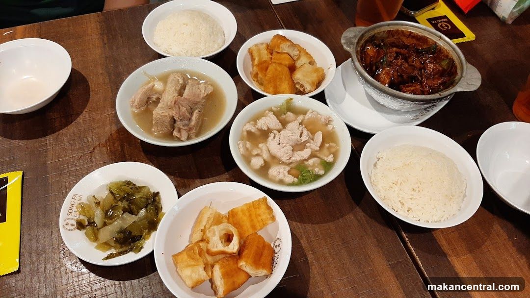 Table with Chinese dishes