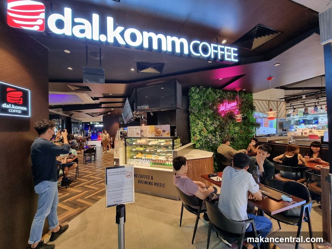dal.komm COFFEE interior