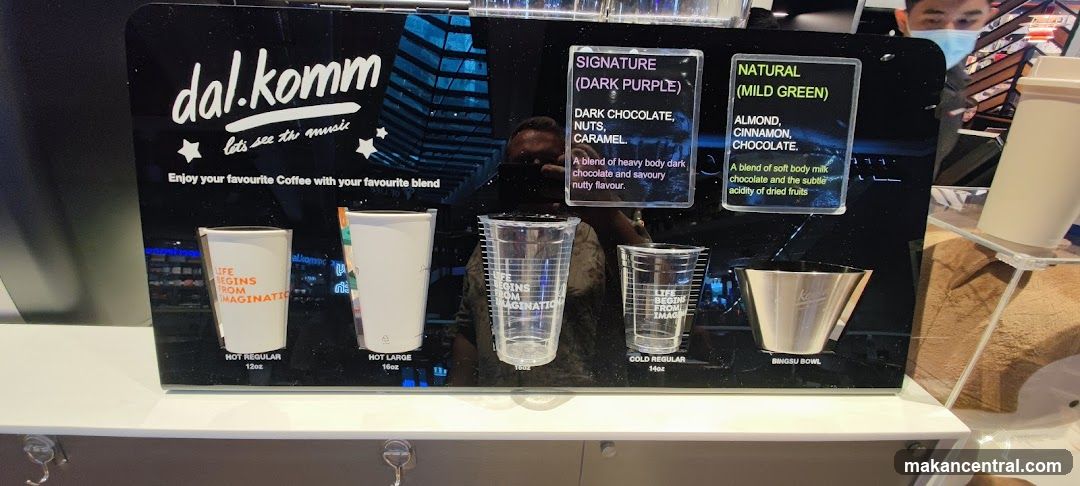 dal.komm Coffee Display