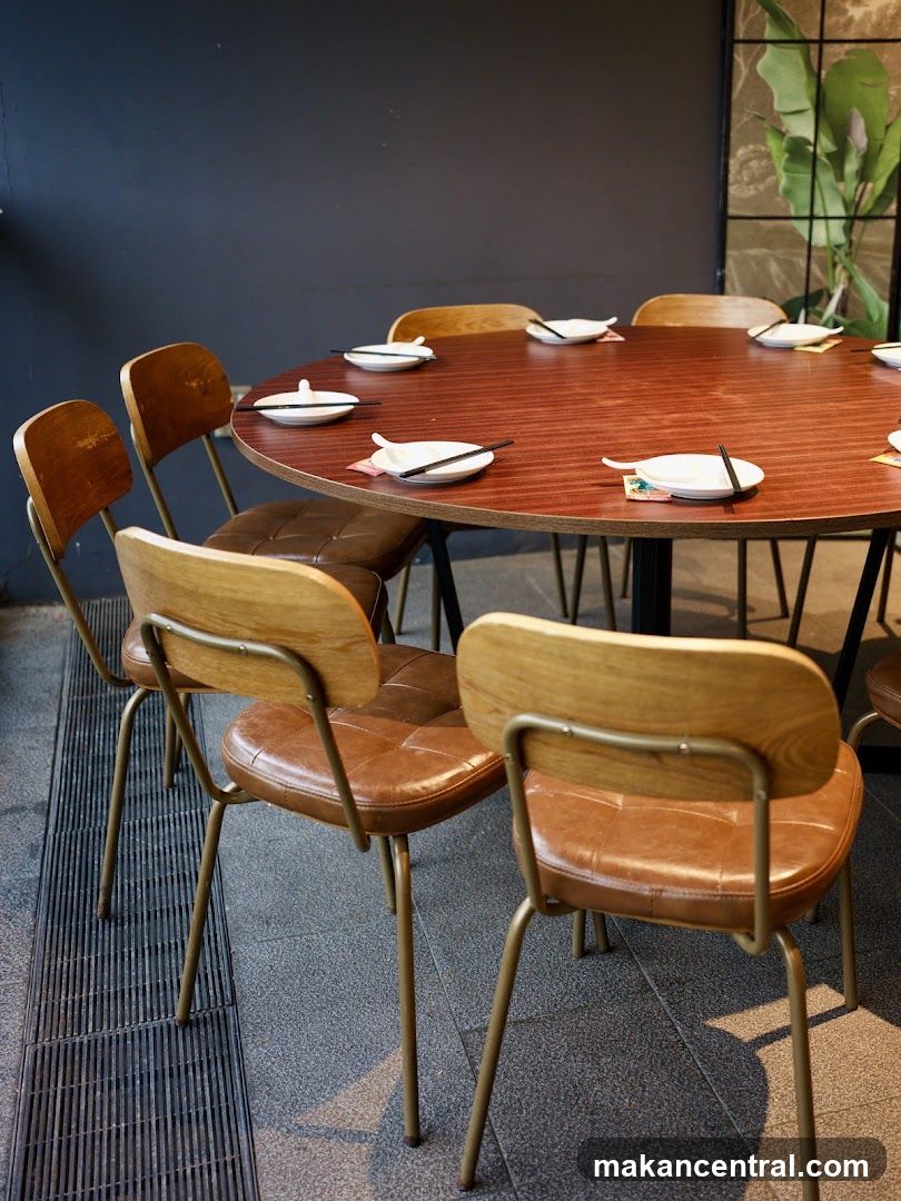 Restaurant Interior Table Setup