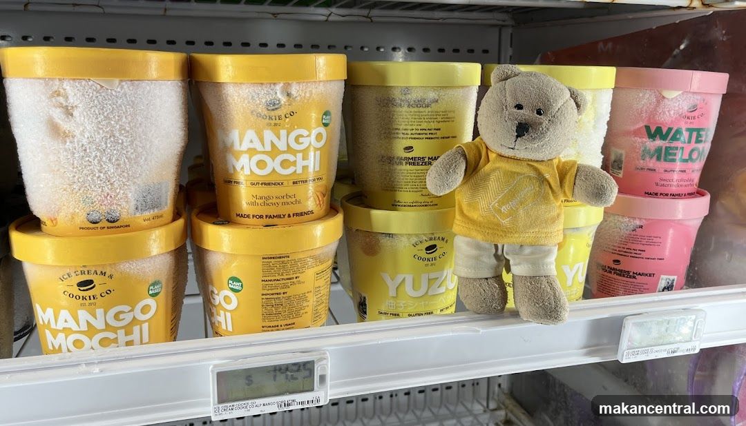 Frozen dessert display shelf