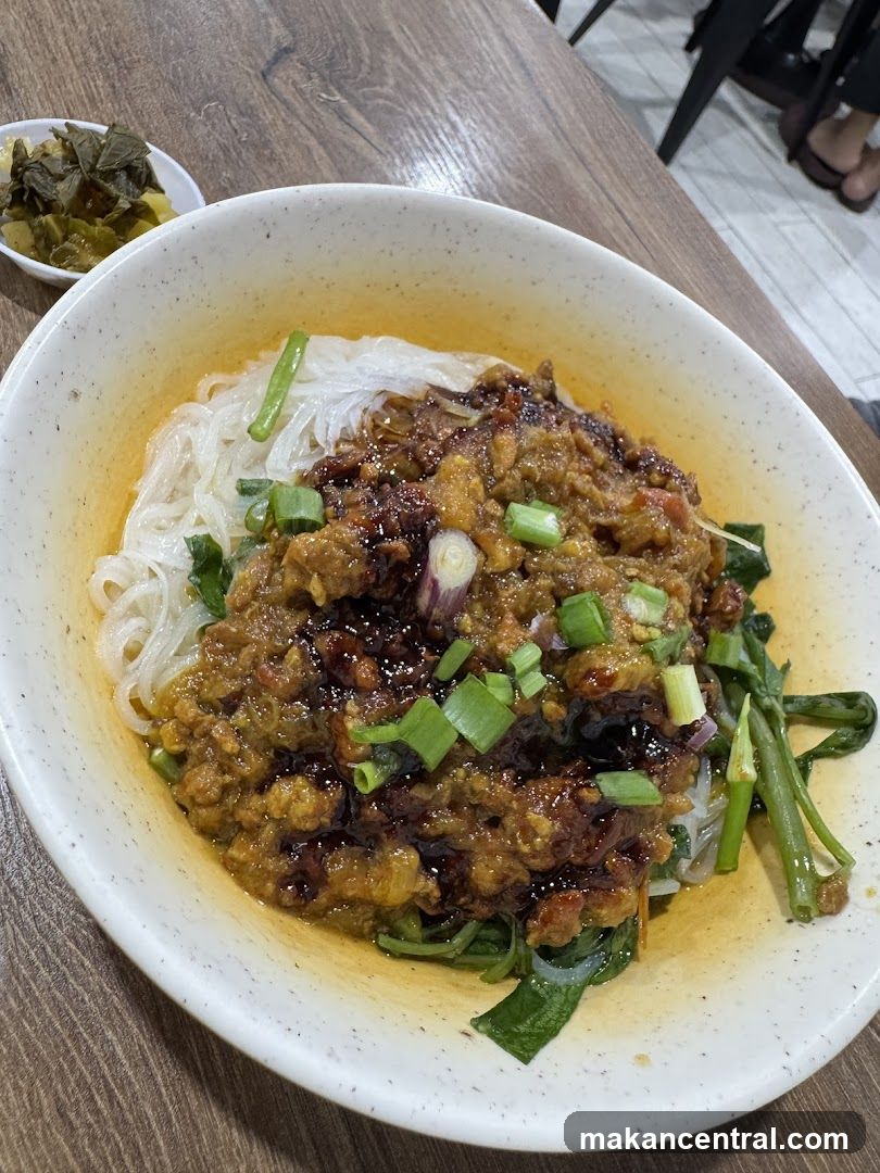 Noodles with Minced Meat and Greens