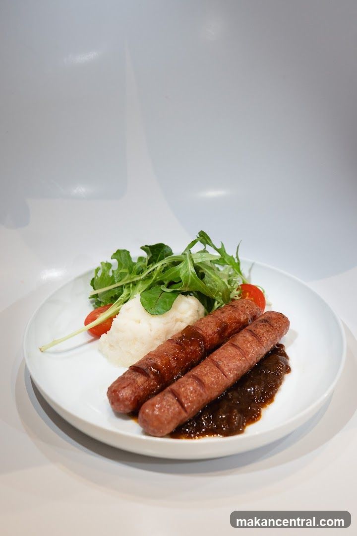 Sausages with Mashed Potatoes and Salad