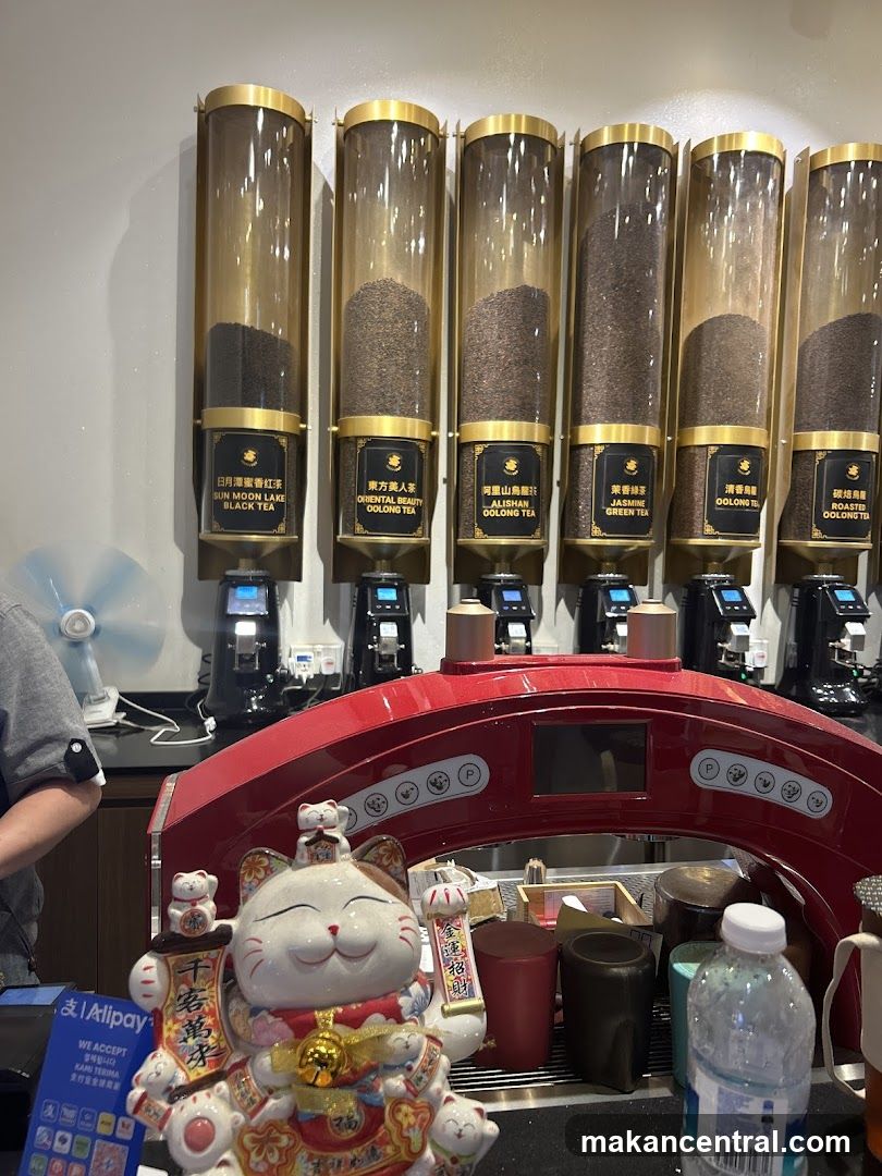 Tea Dispensers and Maneki-neko