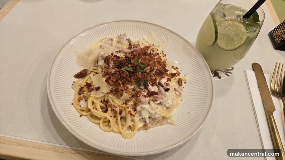 Spaghetti Carbonara and Drink