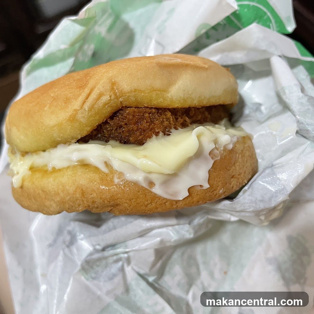 Burger with Creamy Sauce