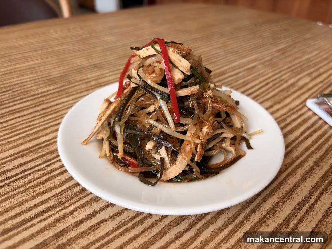 Salad with Noodles and Tofu