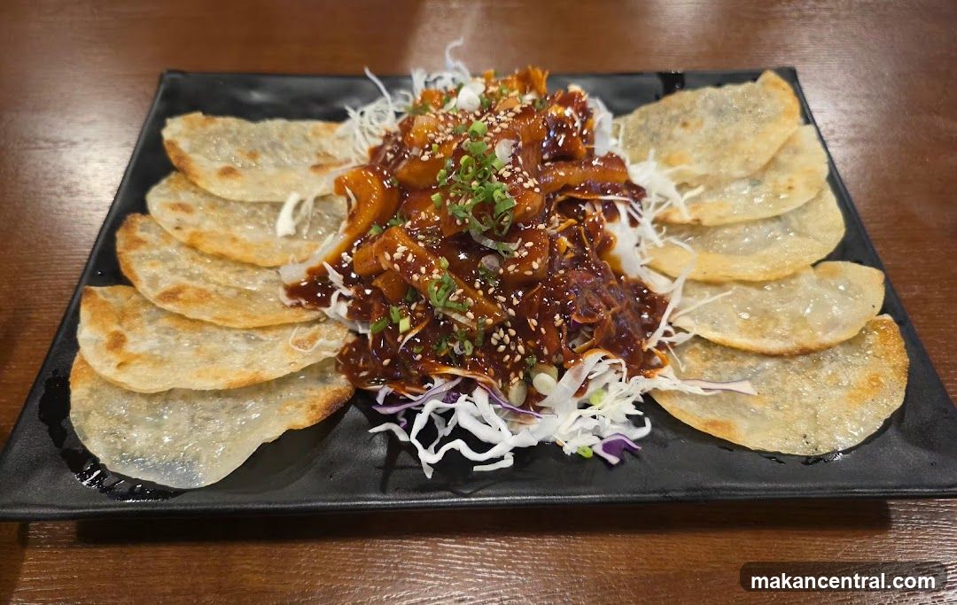 Fried Dumplings with Spicy Sauce