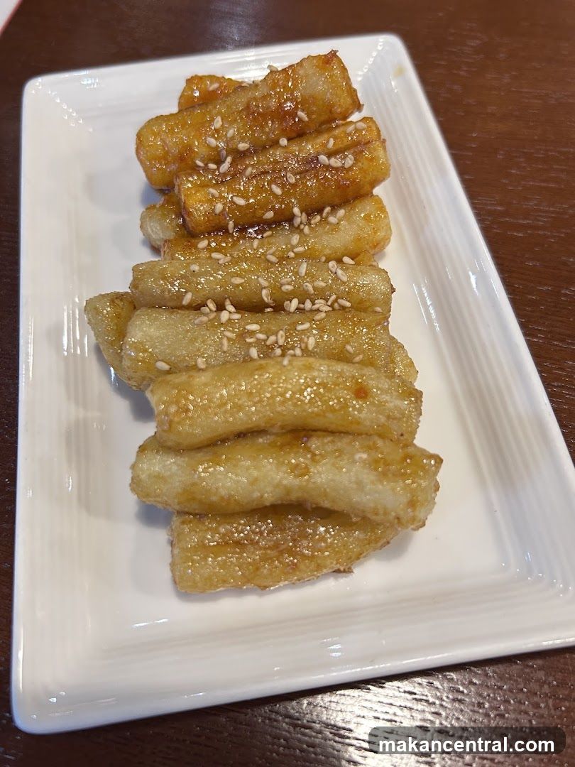 Fried Rice Cakes with Sesame Seeds