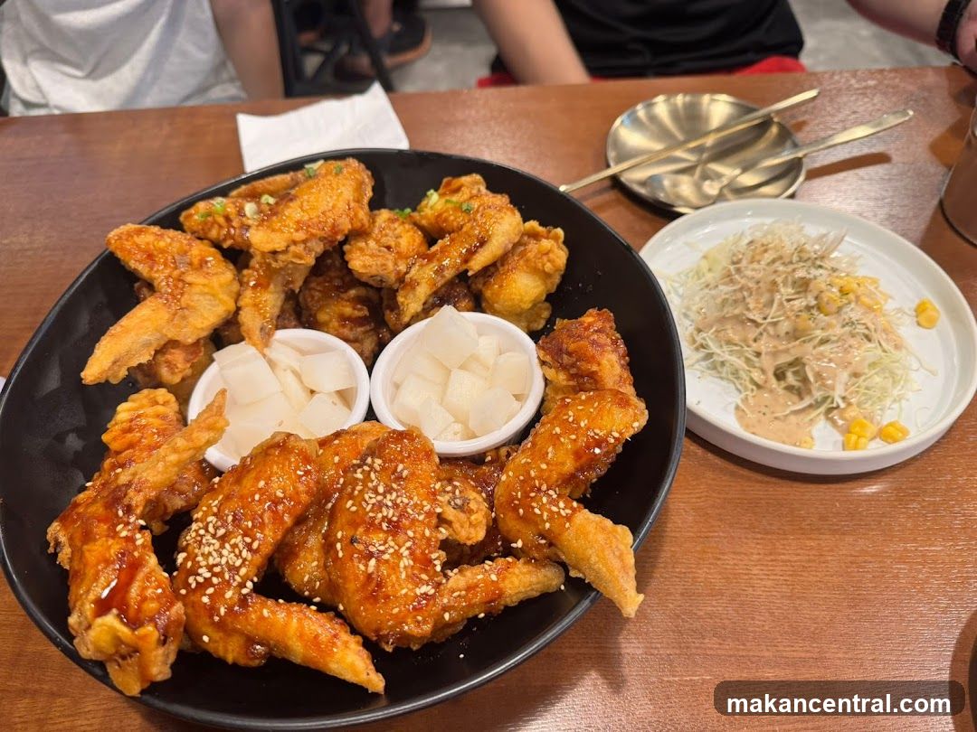 Fried Chicken Wings with Side Salad