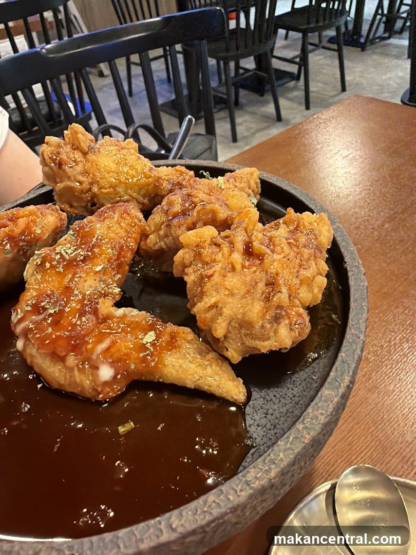 Fried Chicken Wings with Sauce