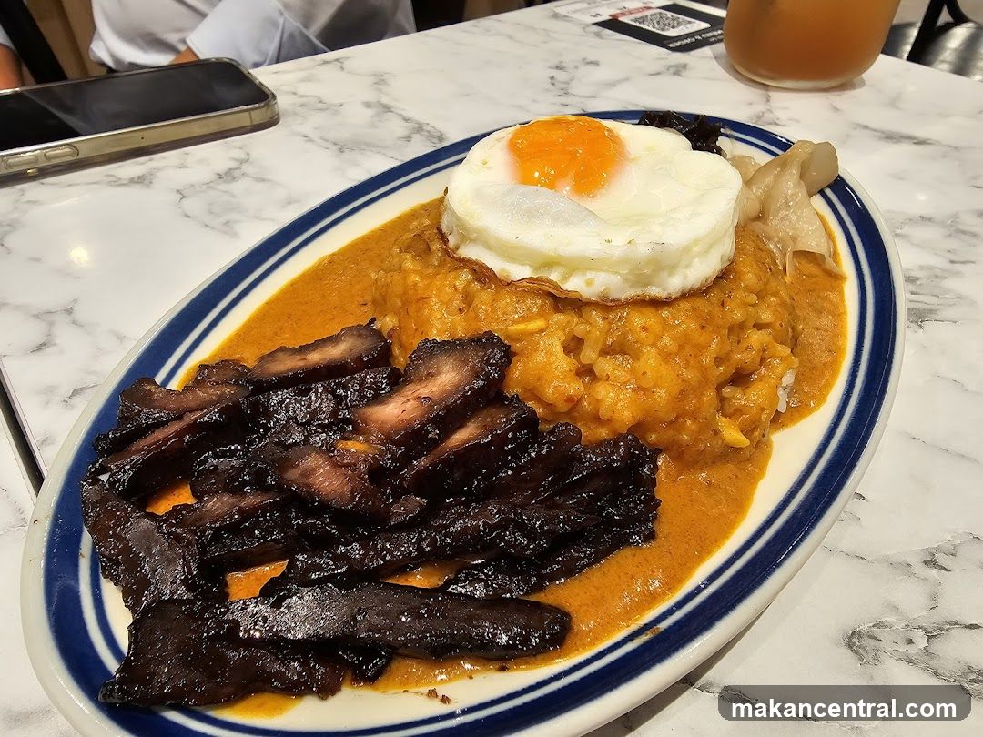 Rice dish with meat and egg
