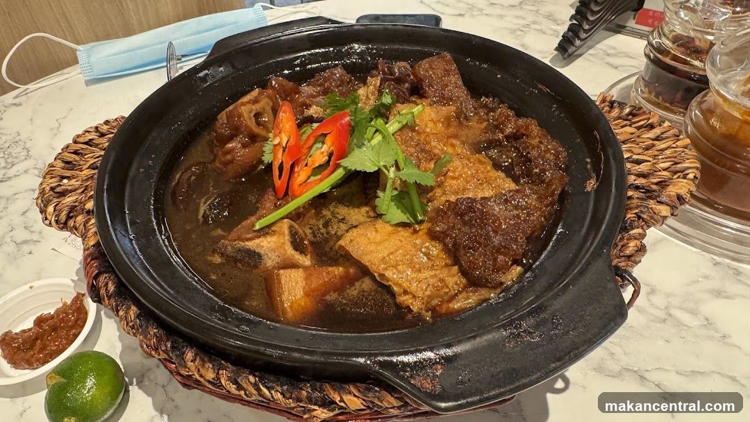 Braised Dish with Chili and Cilantro