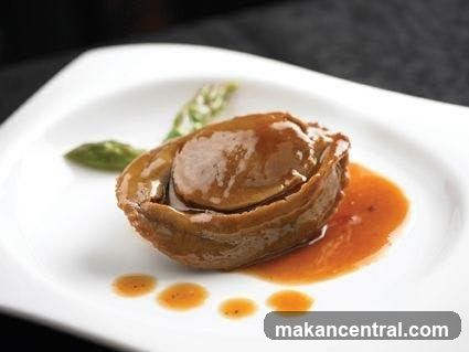 Braised Abalone with Asparagus