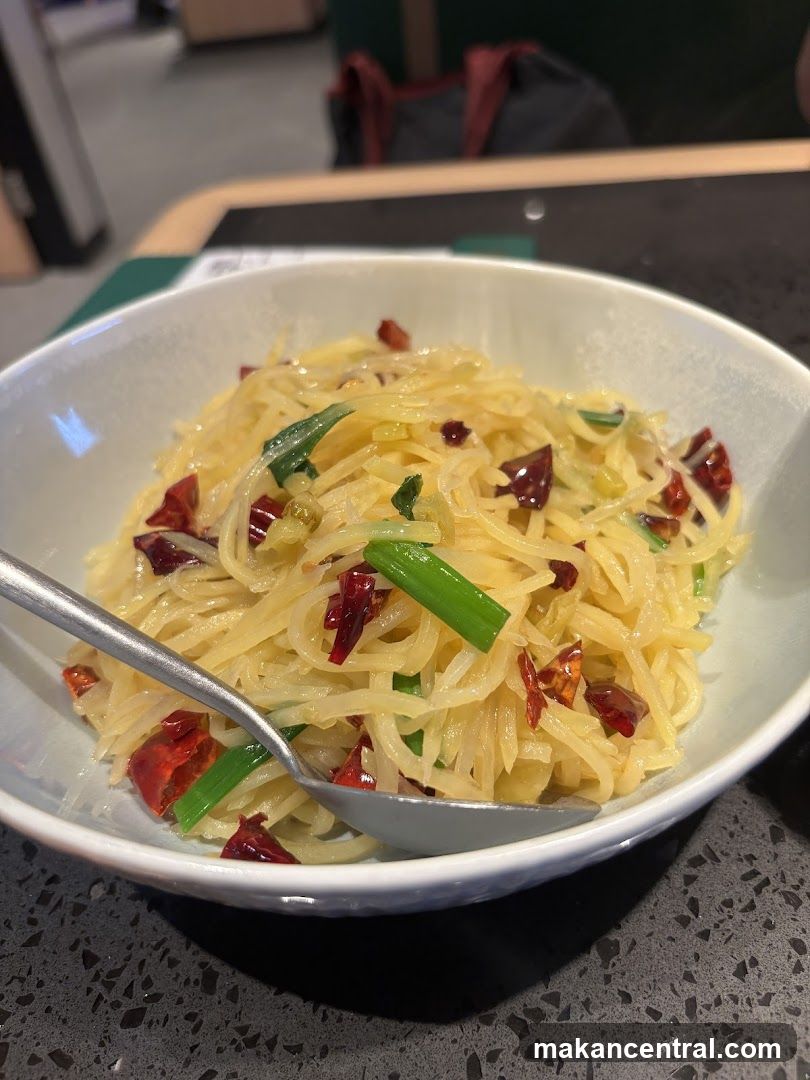 Spaghetti with Chili and Scallions