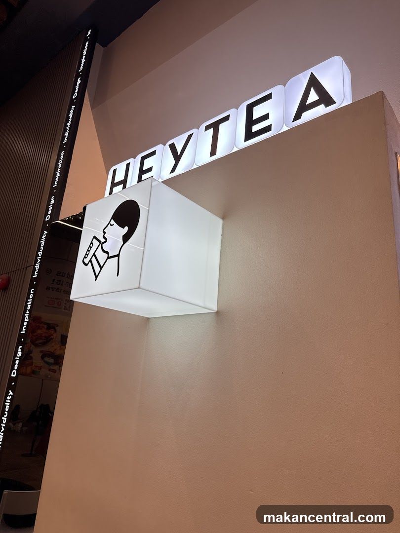 HEYTEA Signage