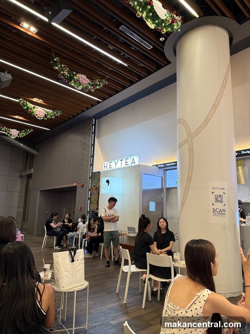 HEYTEA Store Interior